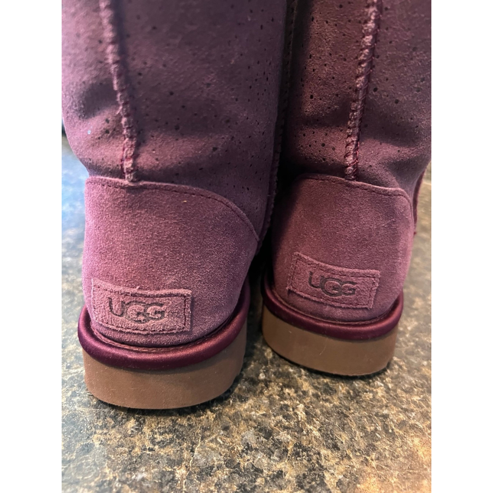 UGG® Women's Classic Short Metallic Booties Size 9 - Picture 8 of 11